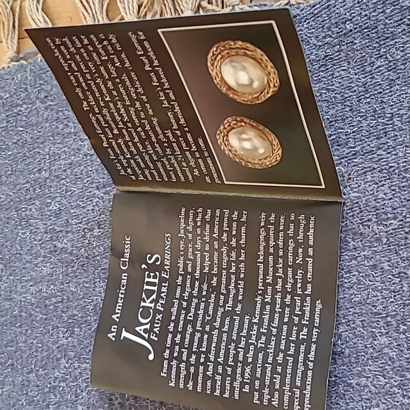 Franklin Mint Jackie Kennedys   faux pearl earrings - Picture 6 of 9
